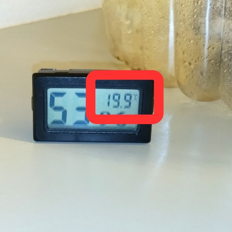 室温は20°C以下