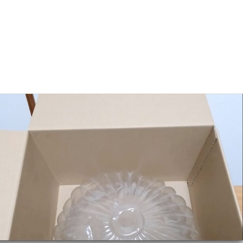 透明ケースを入れておきました