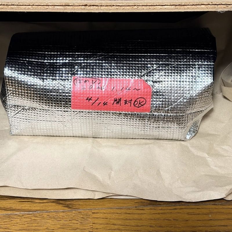 ニオイ移り防止に、ボックスに敷紙