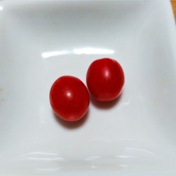 完熟させて収穫するとヘタが取れることが多いです